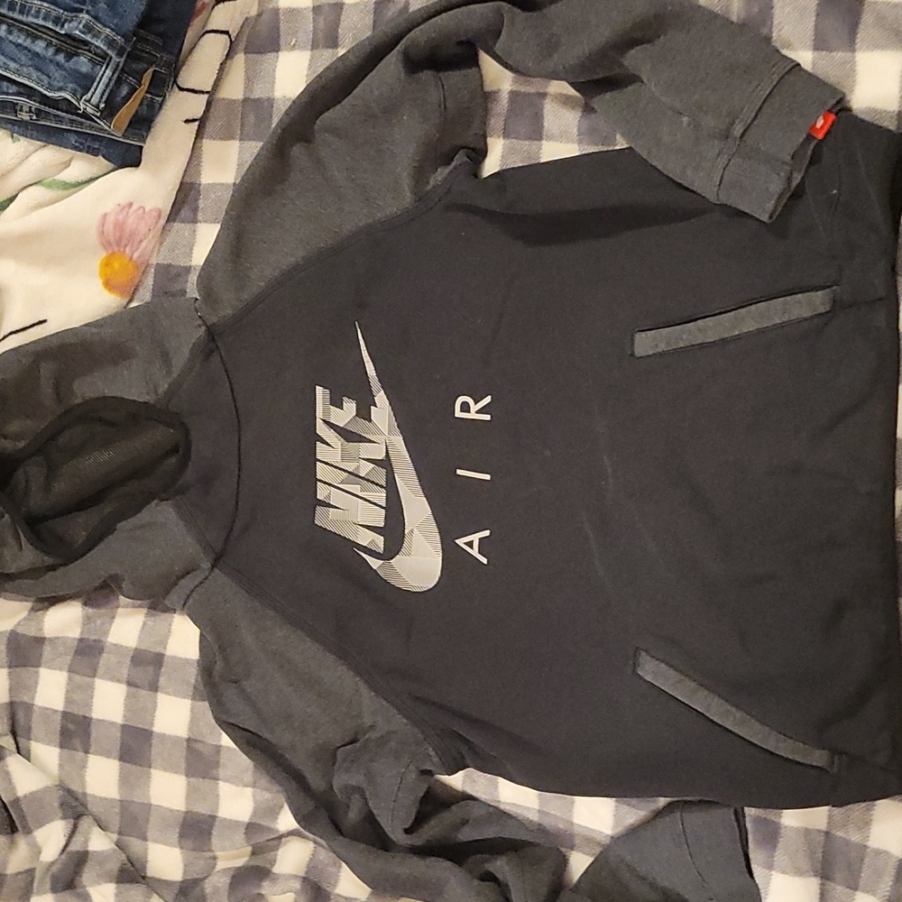 NIKE BOYS LARGE HOODIE